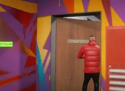 GTA V RP player using ESX Doorlocks Script at a restricted door