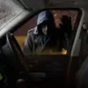 FiveM ESX script NPC car looting in roleplay scene