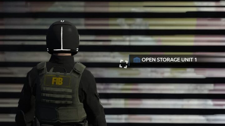Player accessing storage unit in FiveM using ESX Storage Units Script