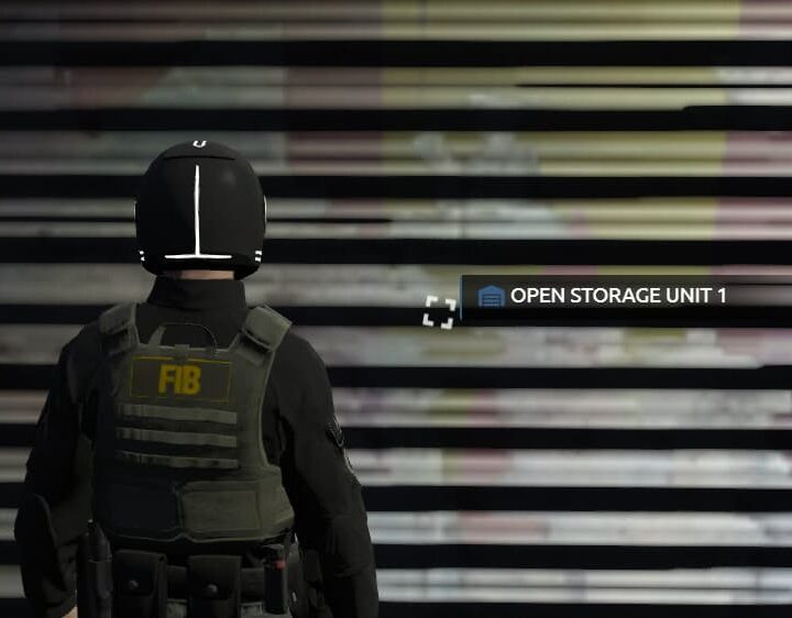Player accessing storage unit in FiveM using ESX Storage Units Script
