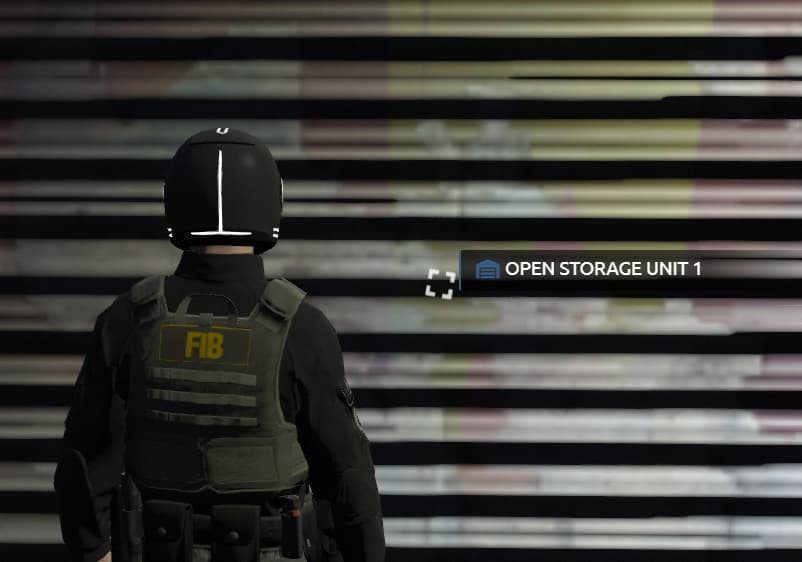 Player accessing storage unit in FiveM using ESX Storage Units Script