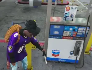 QBCore Fuel System Script – Realistic fuel stations and vehicle refueling system for FiveM.