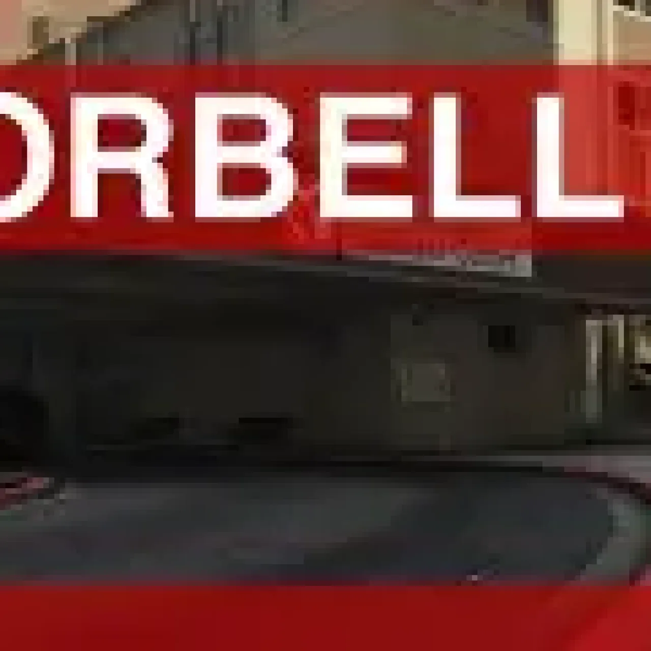 GTA V RP player uses ESX Doorbell Script near an apartment building