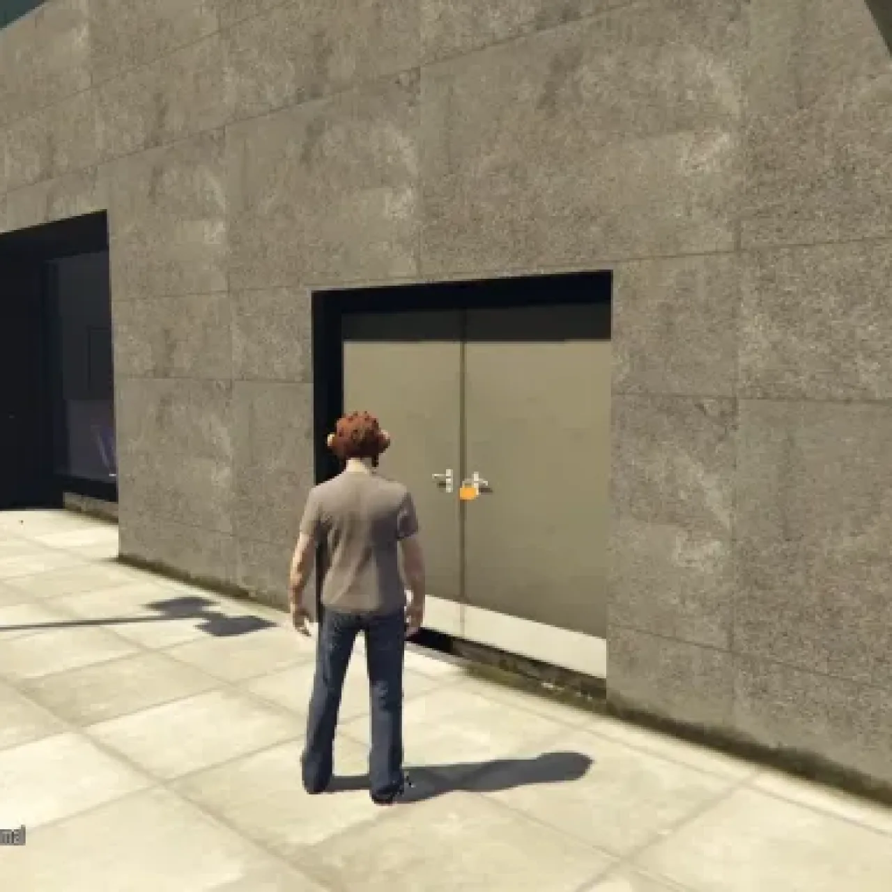 Player interacting with a secured building using the ESX Door Lock System in GTA RP
