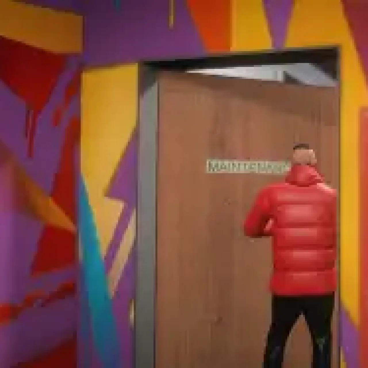GTA V RP player using ESX Doorlocks Script at a restricted door